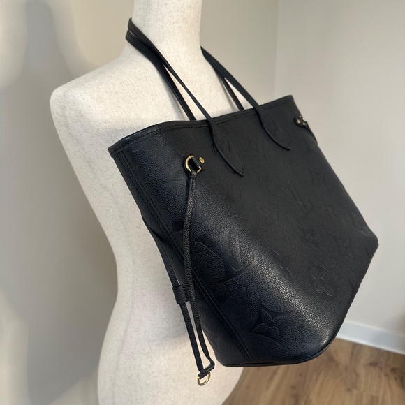 Louis Vuitton Neverfull MM - Picture 6 of 17